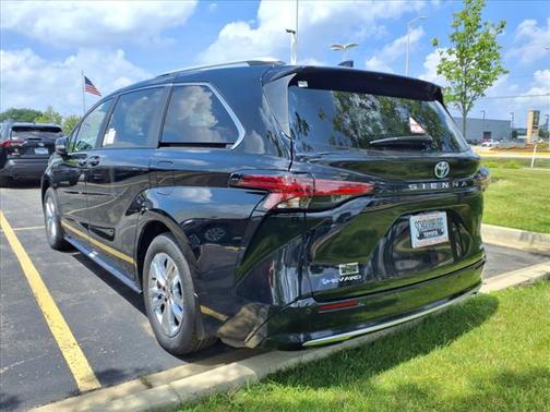 2025 Toyota Sienna Limited 7-Passenger