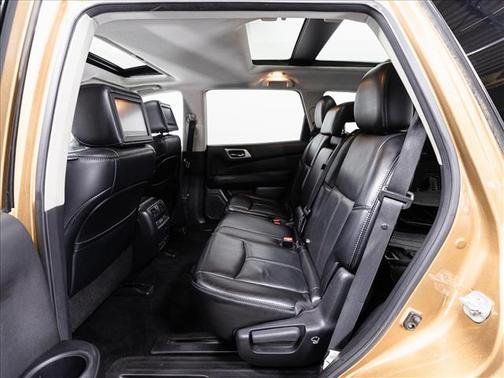 2017 Nissan Pathfinder Platinum