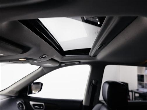 2017 Nissan Pathfinder Platinum