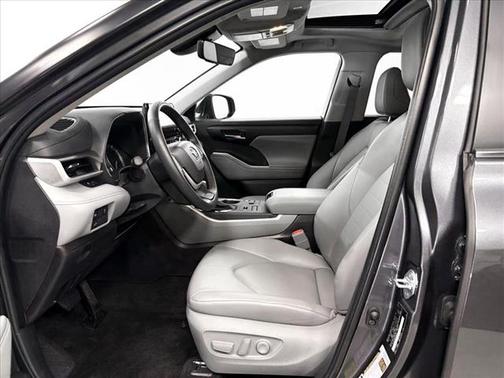 2025 Toyota Highlander XLE