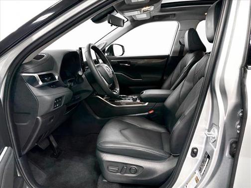 2024 Toyota Highlander Platinum