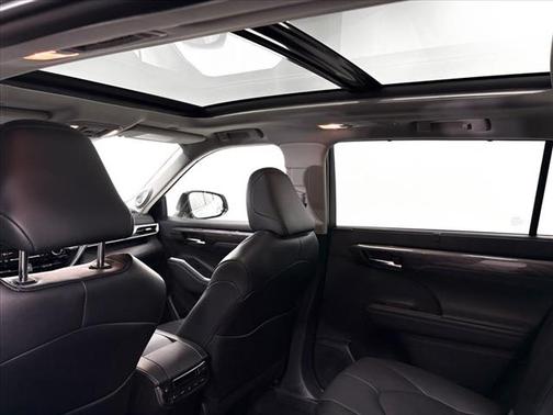 2024 Toyota Highlander Platinum