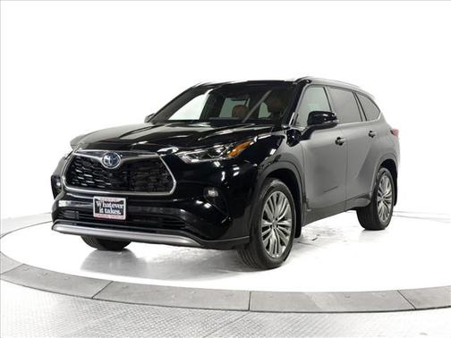 2022 Toyota Highlander Hybrid Platinum