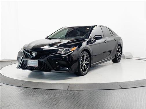 Midnight Black Metallic 2019 Toyota Camry SE