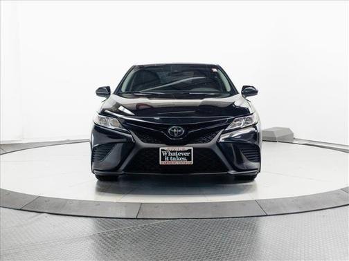 Midnight Black Metallic 2019 Toyota Camry SE