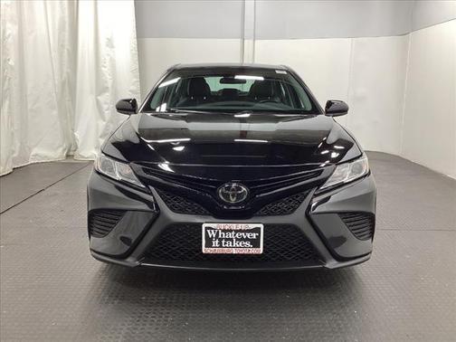 Midnight Black Metallic 2019 Toyota Camry SE