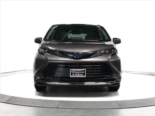 2024 Toyota Sienna XLE 7 Passenger