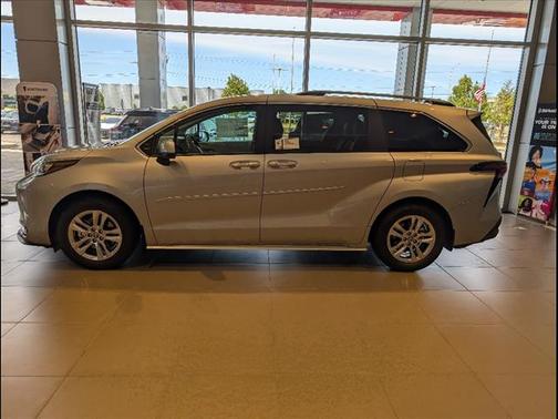 2025 Toyota Sienna XLE 7 Passenger