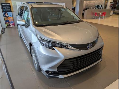 2025 Toyota Sienna XLE 7 Passenger