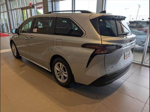 2025 Toyota Sienna XLE 7 Passenger