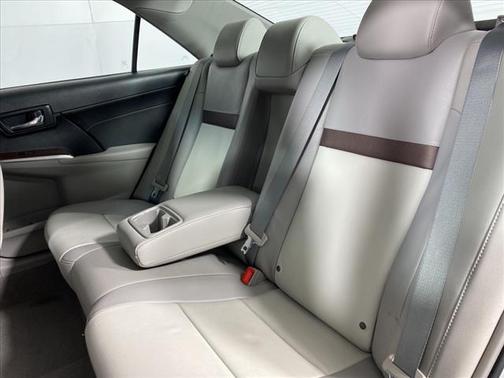 2013 Toyota Camry XLE for sale in Schaumburg, IL - image 22