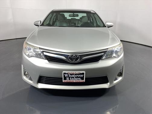 2013 Toyota Camry XLE for sale in Schaumburg, IL - image 24