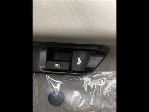 2013 Toyota Camry XLE for sale in Schaumburg, IL - image 8