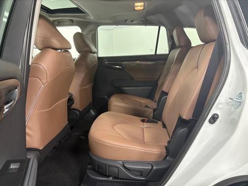 2025 Toyota Highlander Hybrid Limited