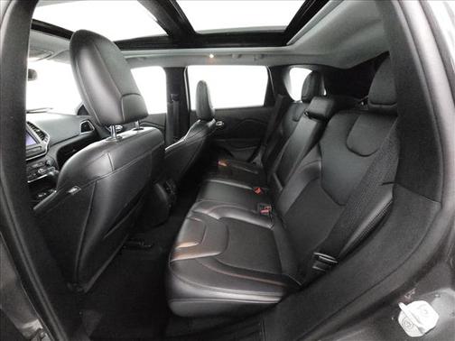 Granite Crystal Metallic Clearcoat 2021 Jeep Cherokee Trailhawk