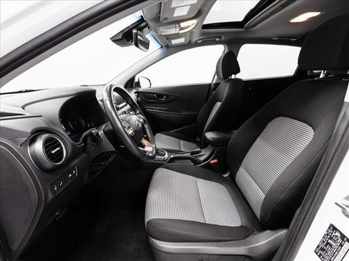 2021 Hyundai KONA SEL Plus