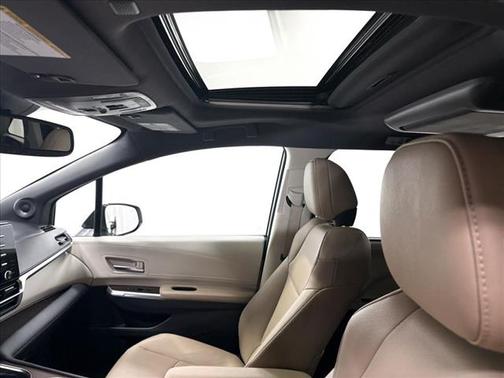 2023 Toyota Sienna XLE 7 Passenger