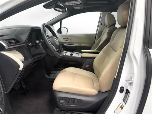2023 Toyota Sienna XLE 7 Passenger