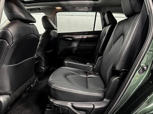 2024 Toyota Highlander Platinum