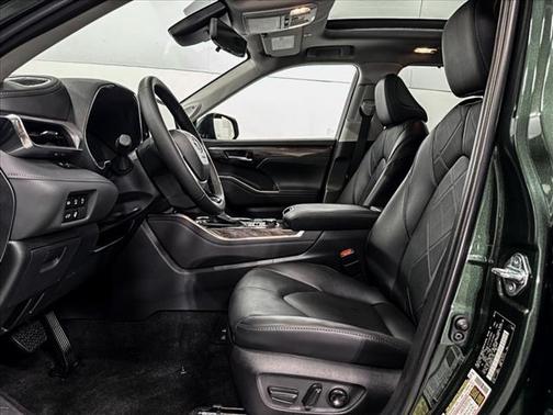 2024 Toyota Highlander Platinum