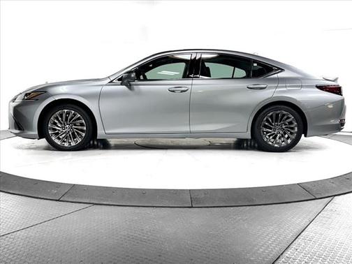 2024 Lexus ES 300h Luxury
