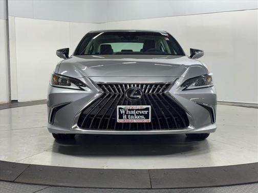 2024 Lexus ES 300h Luxury