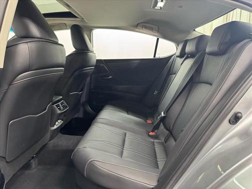 2024 Lexus ES 300h Luxury