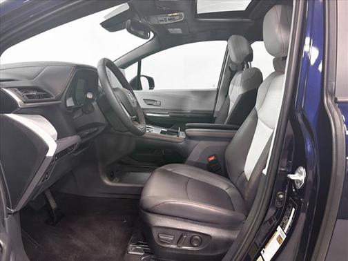 2024 Toyota Sienna XSE 7 Passenger