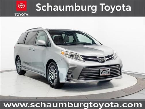 Celestial Silver Metallic 2019 Toyota Sienna XLE