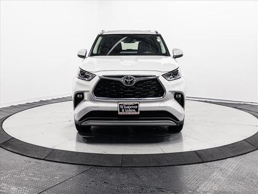 2022 Toyota Highlander Platinum