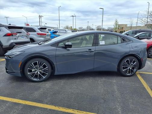 2025 Toyota Prius XLE