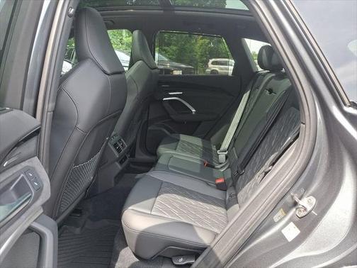 2025 Audi SQ5 quattro