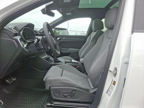 2025 Audi Q3 Premium