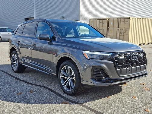 2026 Audi Q7 45 Premium Plus
