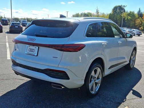 2025 Audi Q5 Premium Plus TFSI quattro S tronic