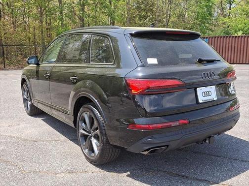 2025 Audi Q7 45 Premium Plus