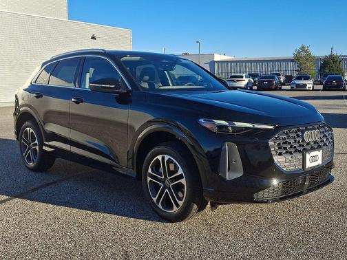 2025 Audi Q5 Premium TFSI quattro S tronic