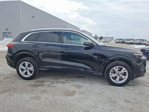 2025 Audi Q5 Premium TFSI quattro S tronic