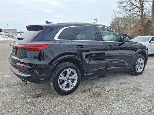 2025 Audi Q5 Premium TFSI quattro S tronic