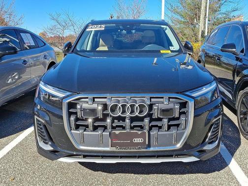 2025 Audi Q7 55 Premium