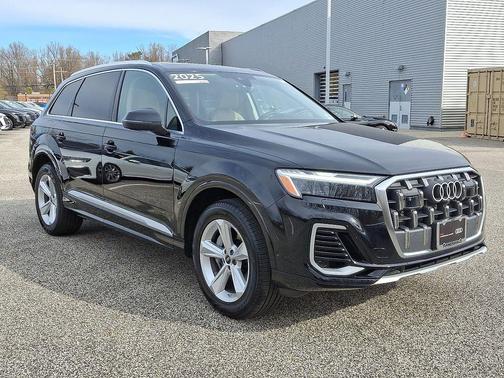 2025 Audi Q7 55 Premium
