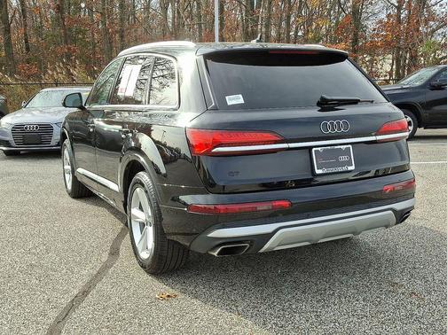 2025 Audi Q7 55 Premium