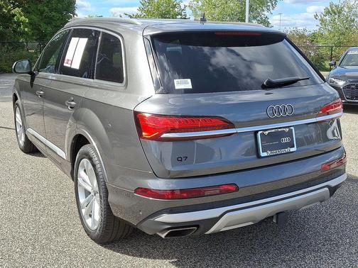 2025 Audi Q7 55 Premium Plus