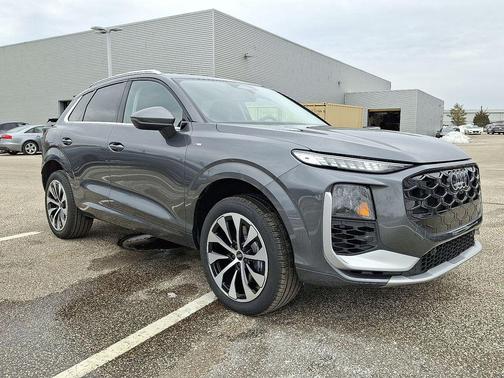 2026 Audi Q3 S line