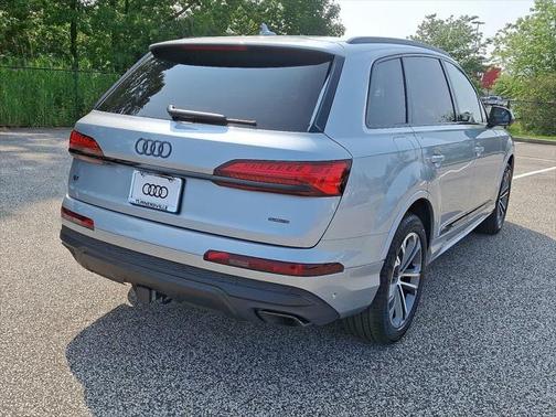 2025 Audi Q7 45 Premium Plus