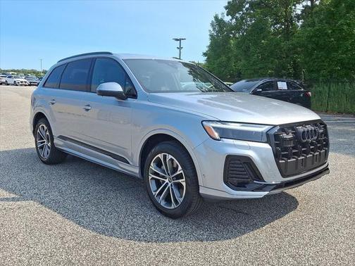 2025 Audi Q7 45 Premium Plus