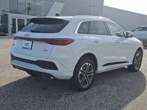 2025 Audi Q5 Premium TFSI quattro S tronic