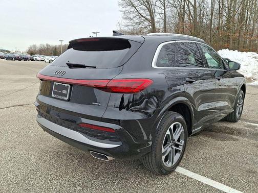 2025 Audi Q5 Premium TFSI quattro S tronic