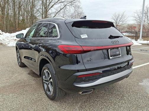 2025 Audi Q5 Premium TFSI quattro S tronic