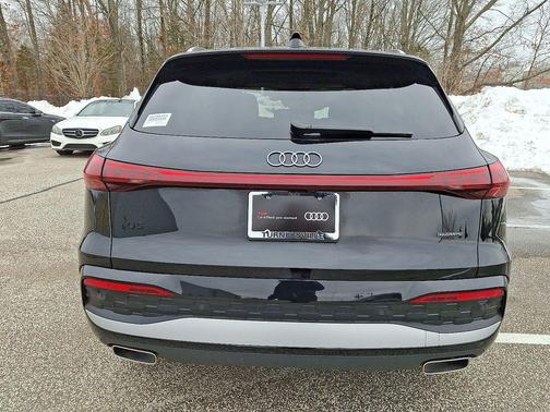 2025 Audi Q5 Premium TFSI quattro S tronic